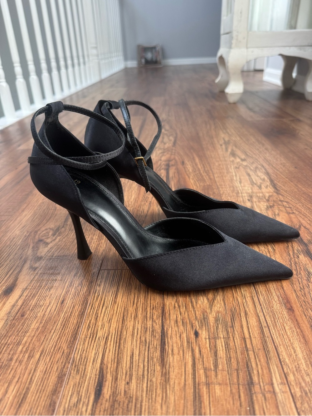 Mango Pointed Toe Heels